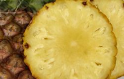 Pikáns ananász turmix